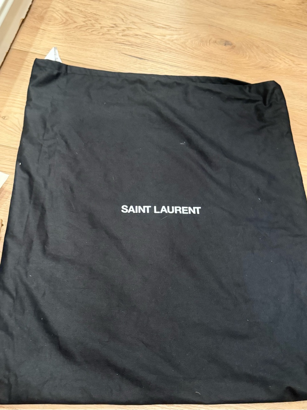 Authentic Saint Laurent Women's Jamie Suede Drawstring Tote Bag - Picture 4 of 15